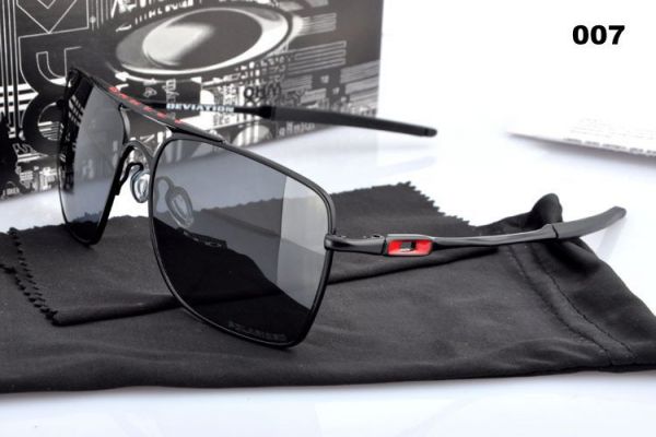 Oakley Deviation